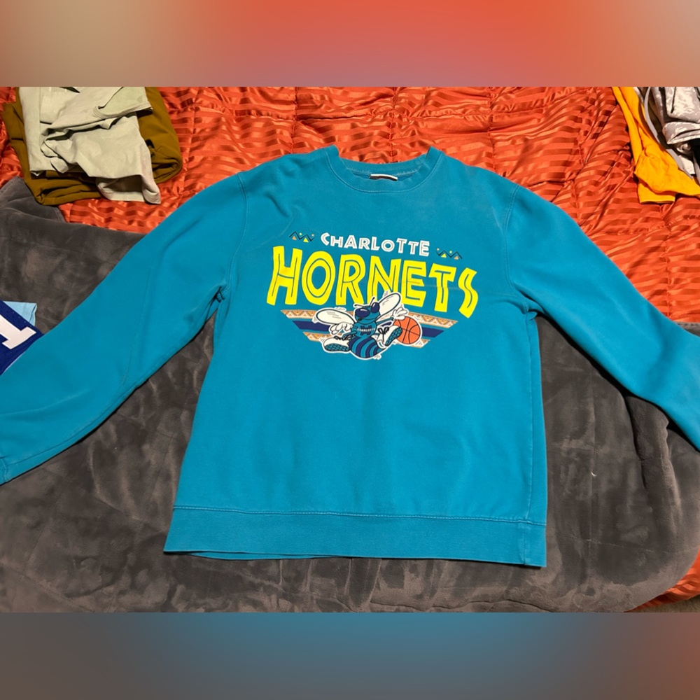 Charlotte Hornets Mitchell and Ness crewneck